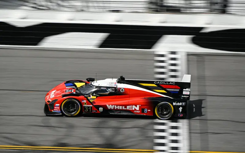 Jack Aitken logra pole para las 24 Horas de Daytona 2026