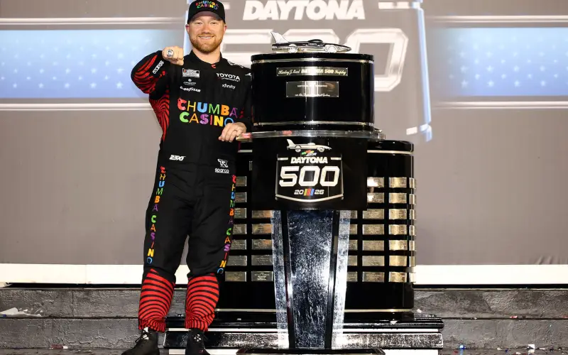 Daytona 500 termina con victoria de Reddick en vuelta final