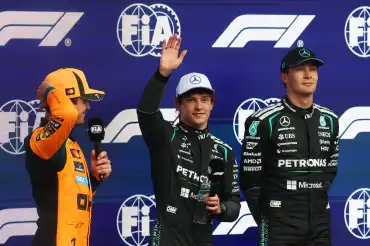 Russell logra la pole en Canadá en su última vuelta y Mercedes cierra la primera fila