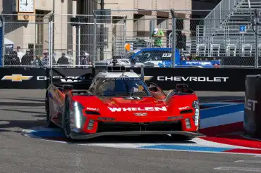 Cadillac se queda con la primera fila de IMSA en Detroit
