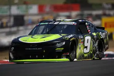 Shane van Gisbergen gana en Sonoma la O'Reilly Series y Zilisch remonta dos veces para ser segundo